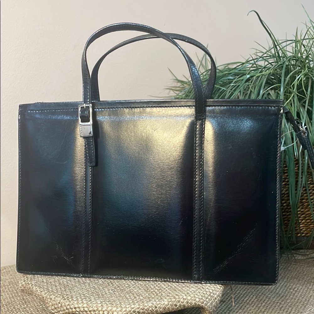 Gucci Black Leather Hand Bag EUC